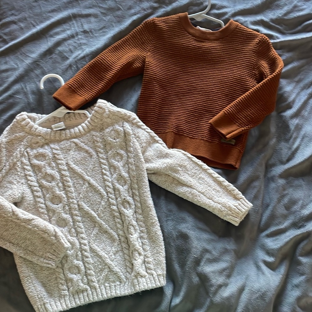 Two 2T H& M toddler boy sweaters.